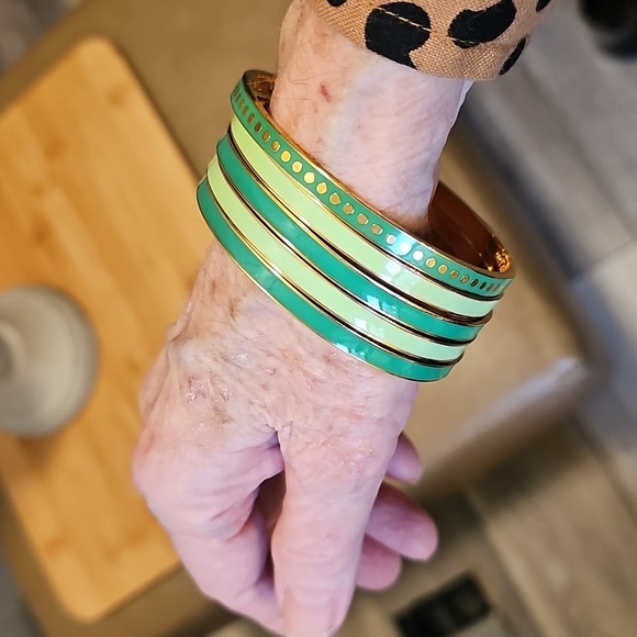 Kate Spade of New York, 5 Assorted Green/ Gold Enamel Bangle Braclets, Hingless - Picture 11 of 11
